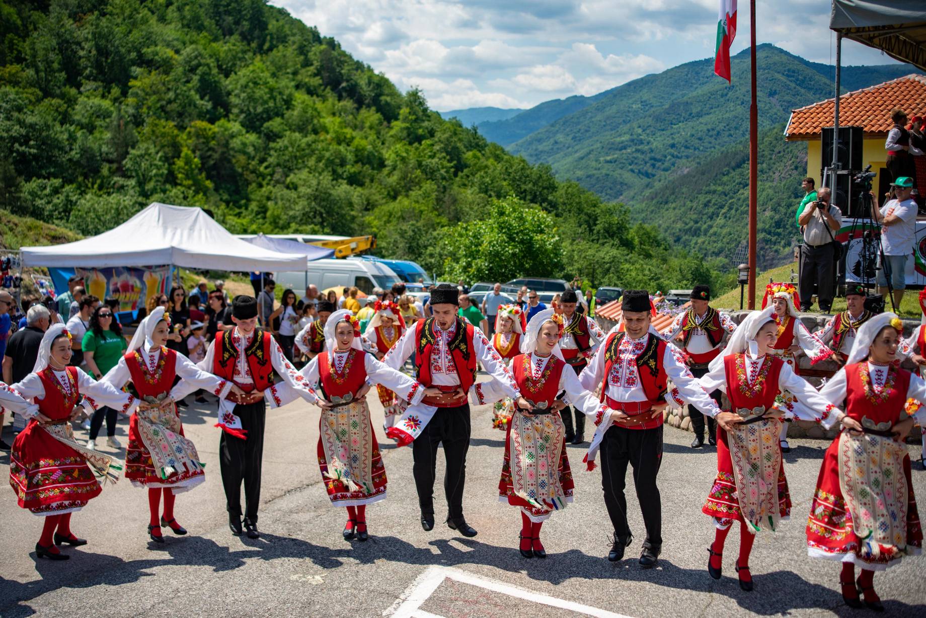 15-ти фолклорен събор Де е българското 
